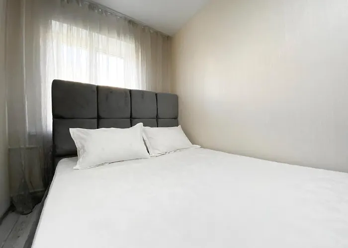 2-Bedroom Lux Most City Area Nebereznaya Riv\'Era
