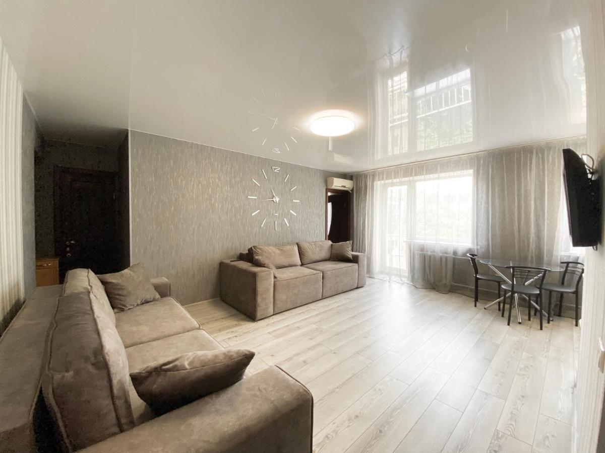 Apartment 2-bedroom Lux Area Nebereznaya Riv'era *