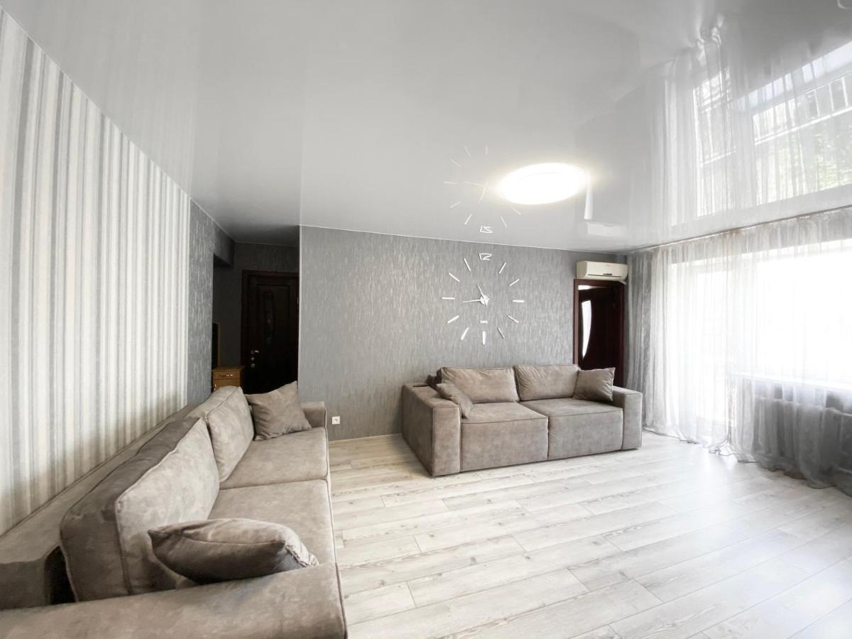 2-bedroom Lux Area Nebereznaya Riv'era *